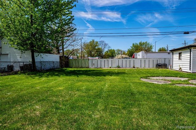 26155 Groveland Street, Madison Heights, MI 48071