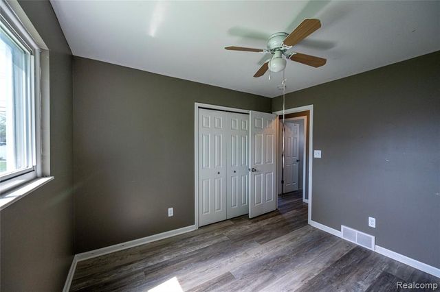 26155 Groveland Street, Madison Heights, MI 48071