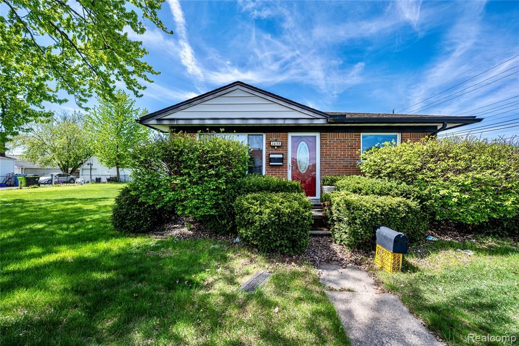 26155 Groveland Street, Madison Heights, MI 48071