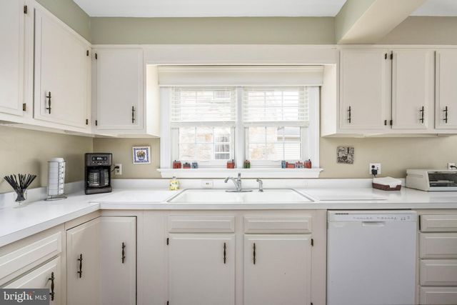 1504 AUGUSTINE AVE, Fredericksburg, VA 22401