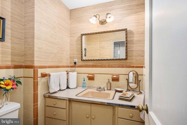 1504 AUGUSTINE AVE, Fredericksburg, VA 22401