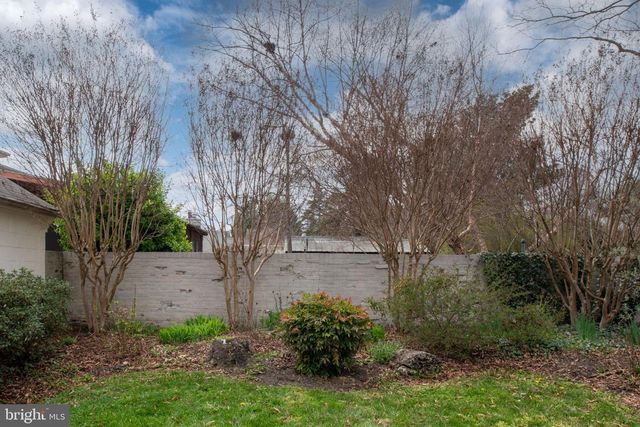 1504 AUGUSTINE AVE, Fredericksburg, VA 22401