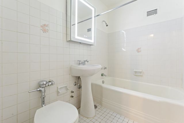 4980 N Marine Drive 532, Chicago, IL 60640