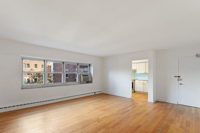 4980 N Marine Drive 532, Chicago, IL 60640