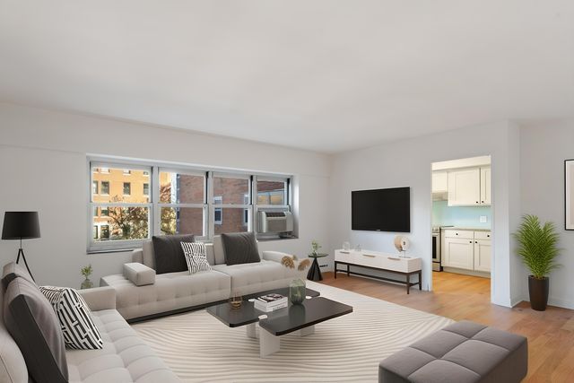 4980 N Marine Drive 532, Chicago, IL 60640