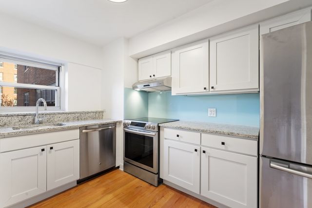 4980 N Marine Drive 532, Chicago, IL 60640