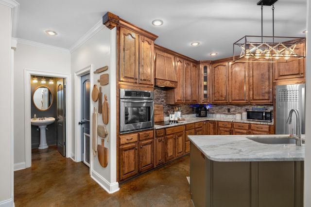 1233 DAWSON RD, Brighton, TN 38011