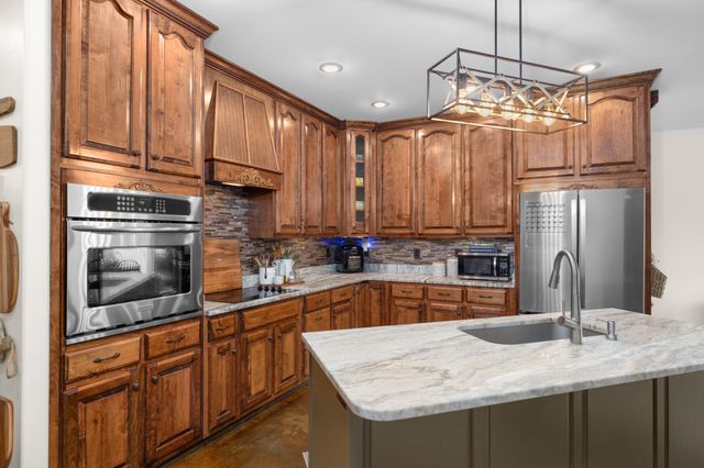 1233 DAWSON RD, Brighton, TN 38011