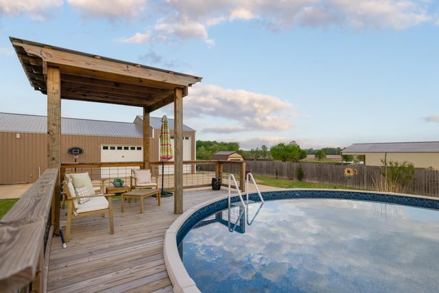 1233 DAWSON RD, Brighton, TN 38011