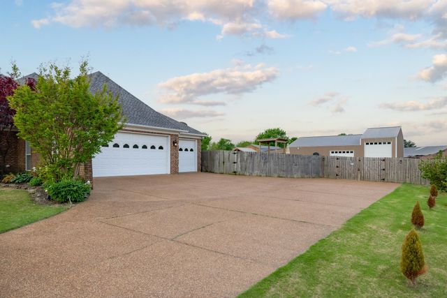 1233 DAWSON RD, Brighton, TN 38011