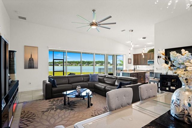 260 FUCHSIA STREET, Daytona Beach, FL 32124