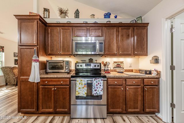 318 Sugarberry Court, Jacksonville, NC 28540