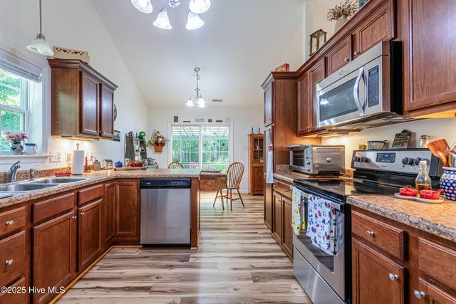 318 Sugarberry Court, Jacksonville, NC 28540
