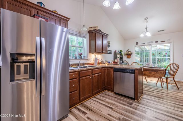 318 Sugarberry Court, Jacksonville, NC 28540