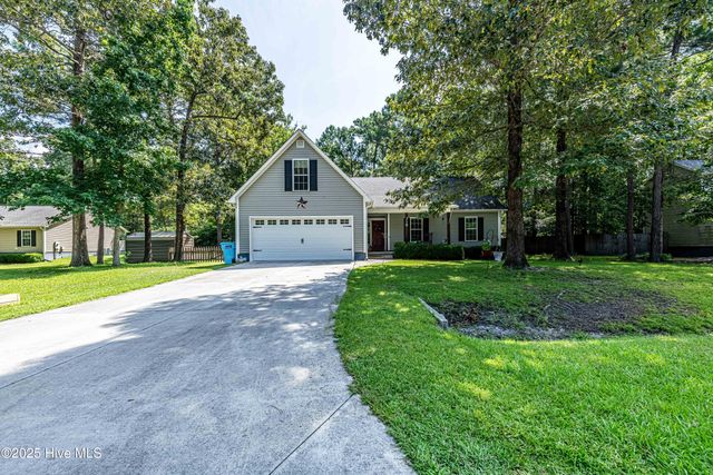 318 Sugarberry Court, Jacksonville, NC 28540