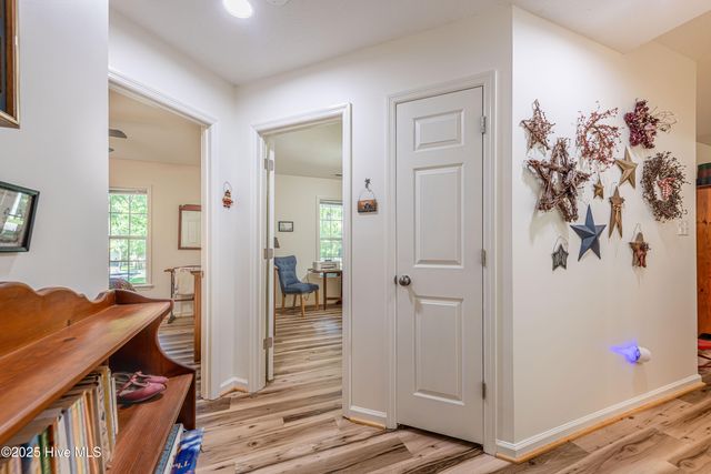 318 Sugarberry Court, Jacksonville, NC 28540