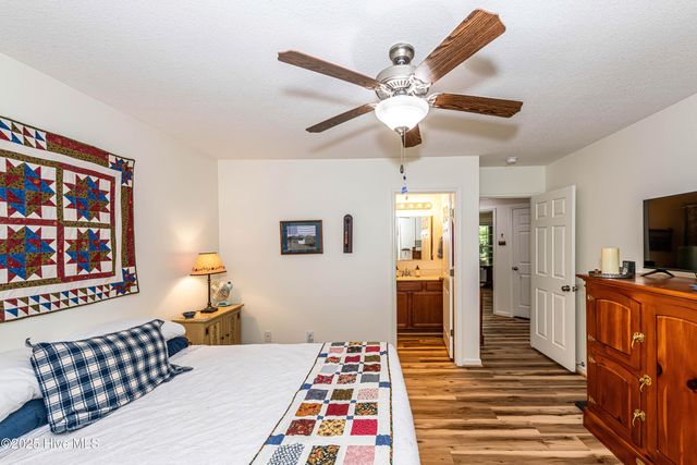 318 Sugarberry Court, Jacksonville, NC 28540