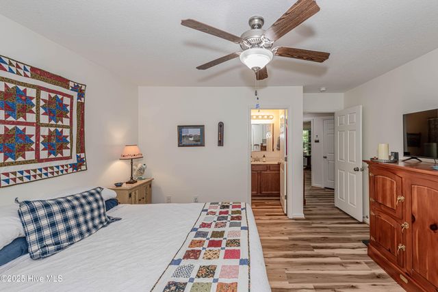 318 Sugarberry Court, Jacksonville, NC 28540