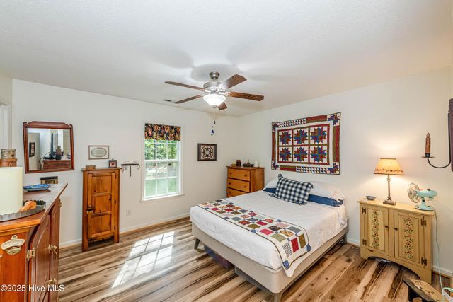 318 Sugarberry Court, Jacksonville, NC 28540