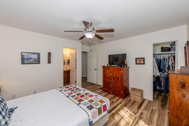 318 Sugarberry Court, Jacksonville, NC 28540