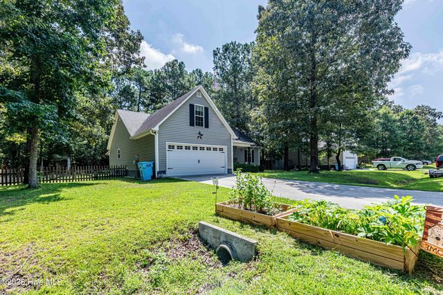 318 Sugarberry Court, Jacksonville, NC 28540