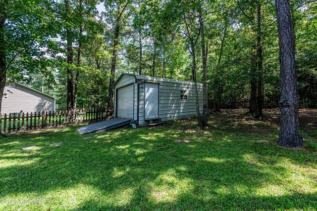 318 Sugarberry Court, Jacksonville, NC 28540