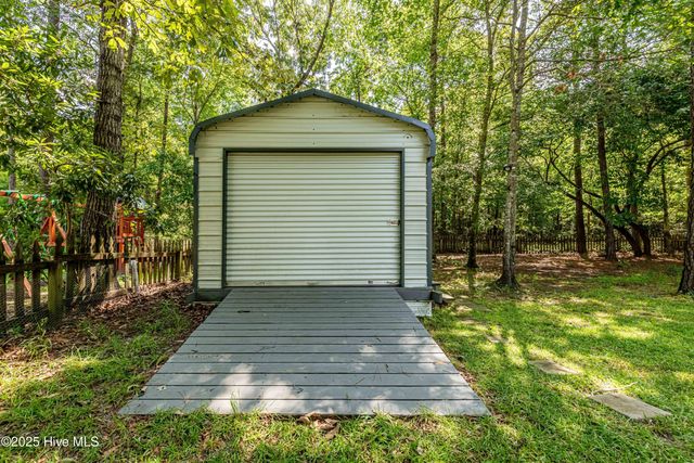 318 Sugarberry Court, Jacksonville, NC 28540