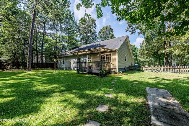 318 Sugarberry Court, Jacksonville, NC 28540