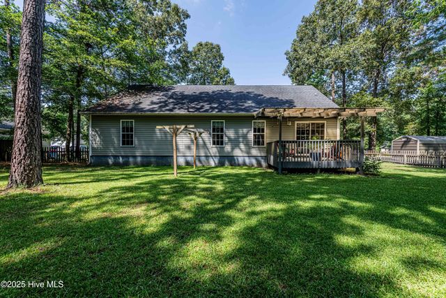 318 Sugarberry Court, Jacksonville, NC 28540