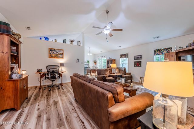 318 Sugarberry Court, Jacksonville, NC 28540