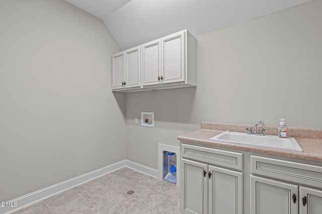 105 Roslin Way, Holly Springs, NC 27540