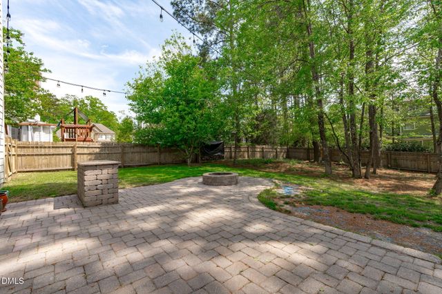 105 Roslin Way, Holly Springs, NC 27540