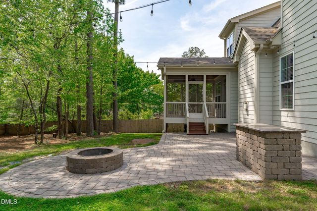 105 Roslin Way, Holly Springs, NC 27540