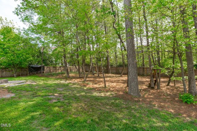 105 Roslin Way, Holly Springs, NC 27540