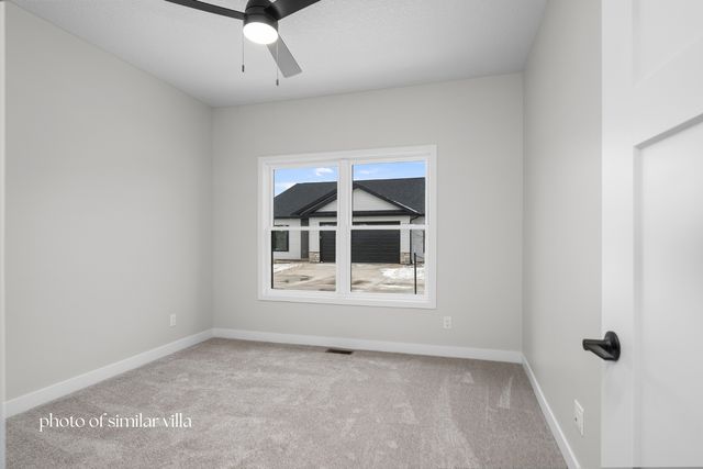 1867 REDBUD Circle 103, Eldridge, IA 52748