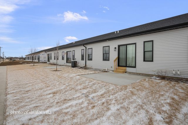 1867 REDBUD Circle 103, Eldridge, IA 52748