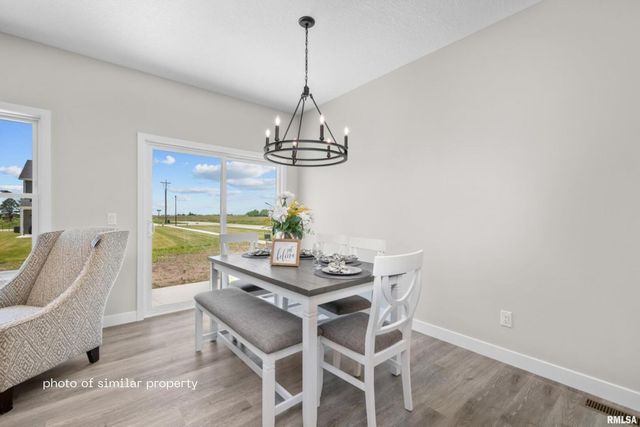 1867 REDBUD Circle 103, Eldridge, IA 52748