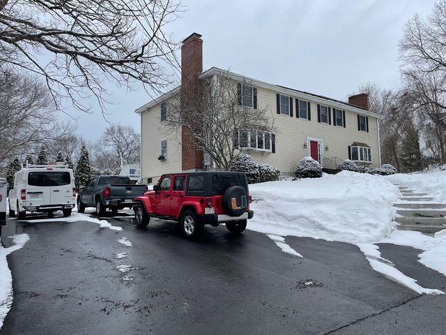 4 Indiana Ave 4, Woburn, MA 01801