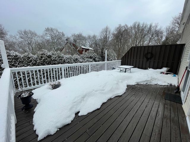 4 Indiana Ave 4, Woburn, MA 01801