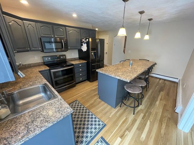 4 Indiana Ave 4, Woburn, MA 01801