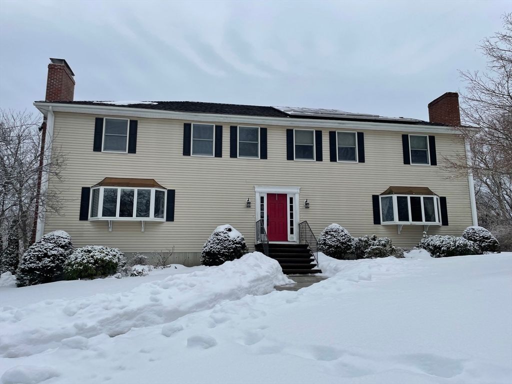 4 Indiana Ave 4, Woburn, MA 01801