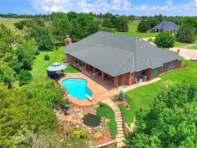 20611 Deer Springs Circle, Edmond, OK 73012