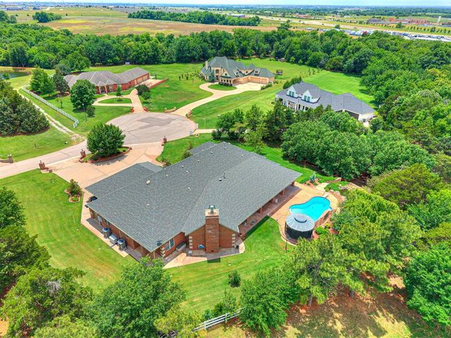 20611 Deer Springs Circle, Edmond, OK 73012