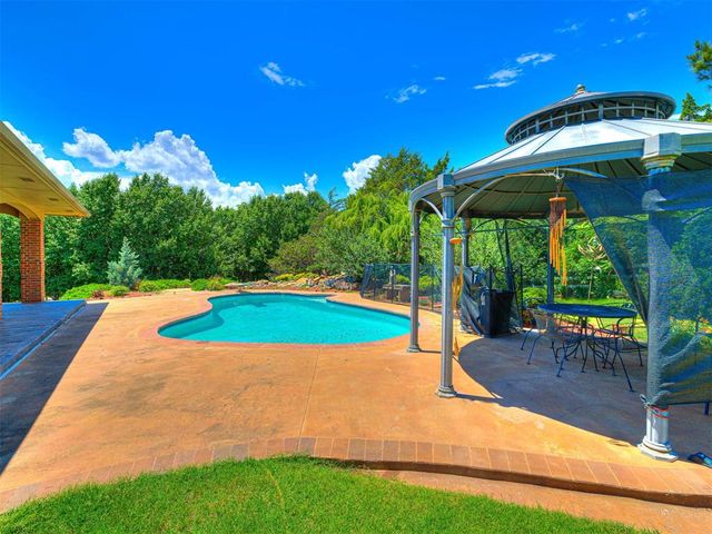 20611 Deer Springs Circle, Edmond, OK 73012