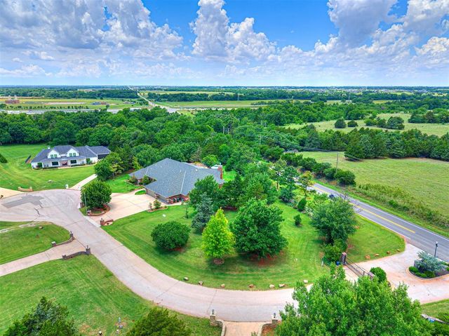 20611 Deer Springs Circle, Edmond, OK 73012