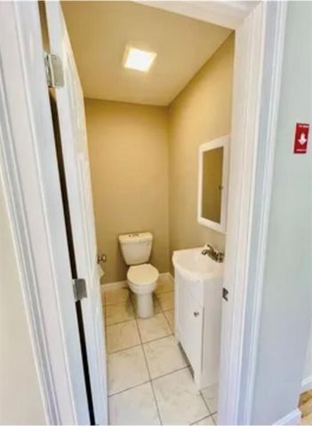 56 Prescott Street C, Providence, RI 02908