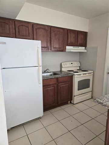 1560 NE 111TH Street 2, Miami, FL 33161