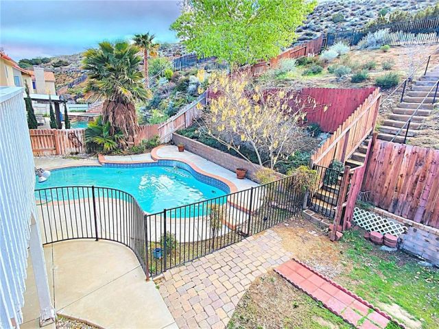 39221 Beacon Lane, Palmdale, CA 93551