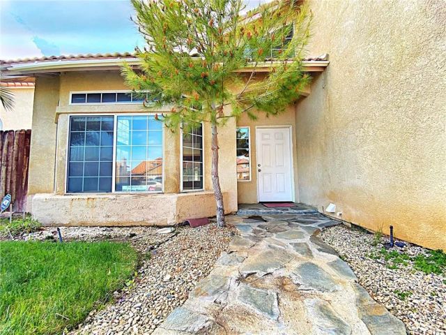 39221 Beacon Lane, Palmdale, CA 93551