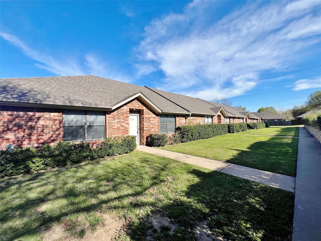 938 Austin Court, Weatherford, TX 76086